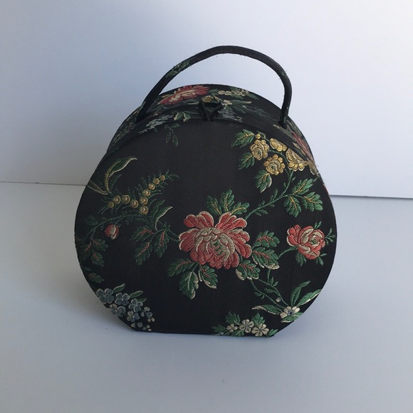 LuLu Guinness mini bag - Picture 1 of 9